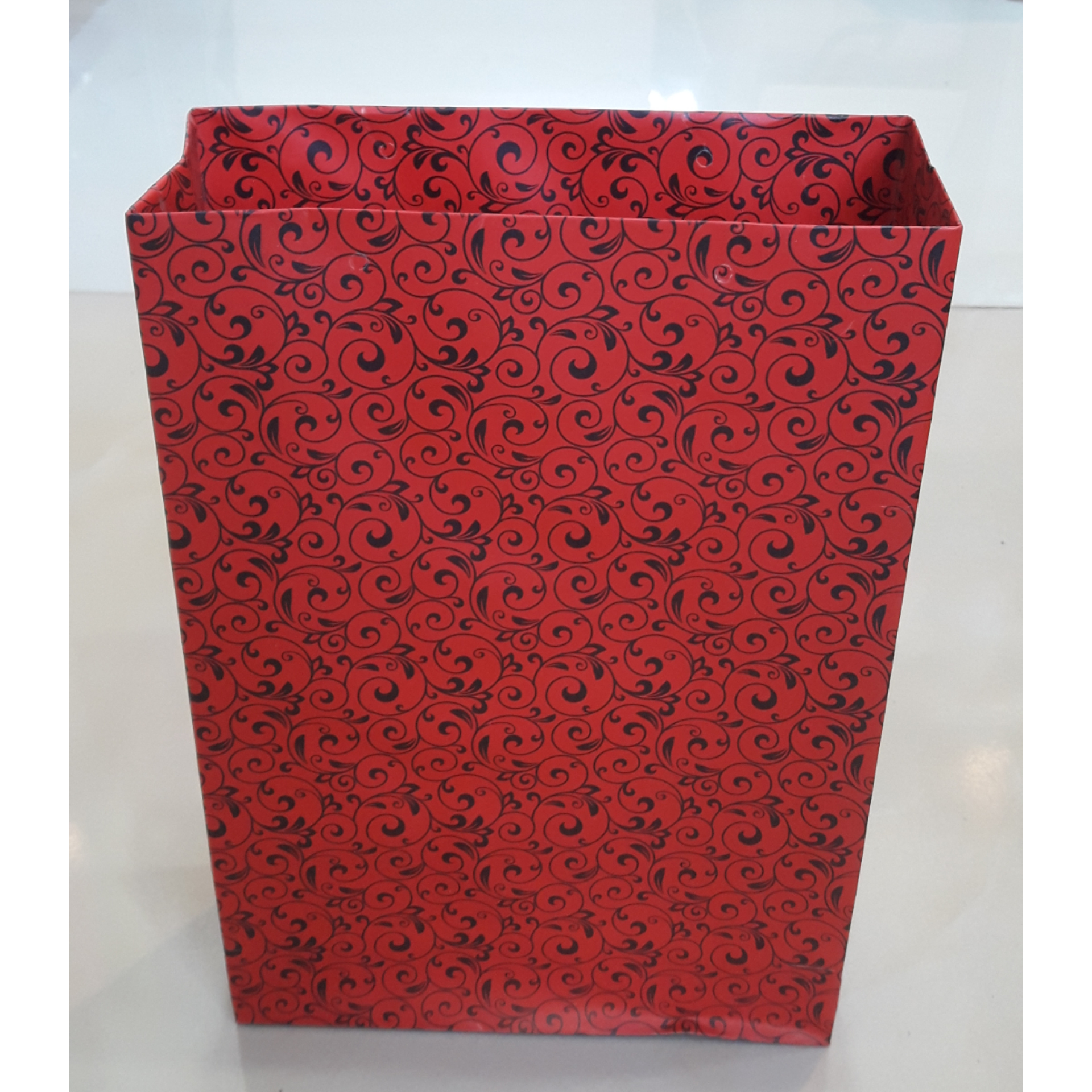 ساک دستی کاغذی بزرگ ، طرح رنگی قرمز