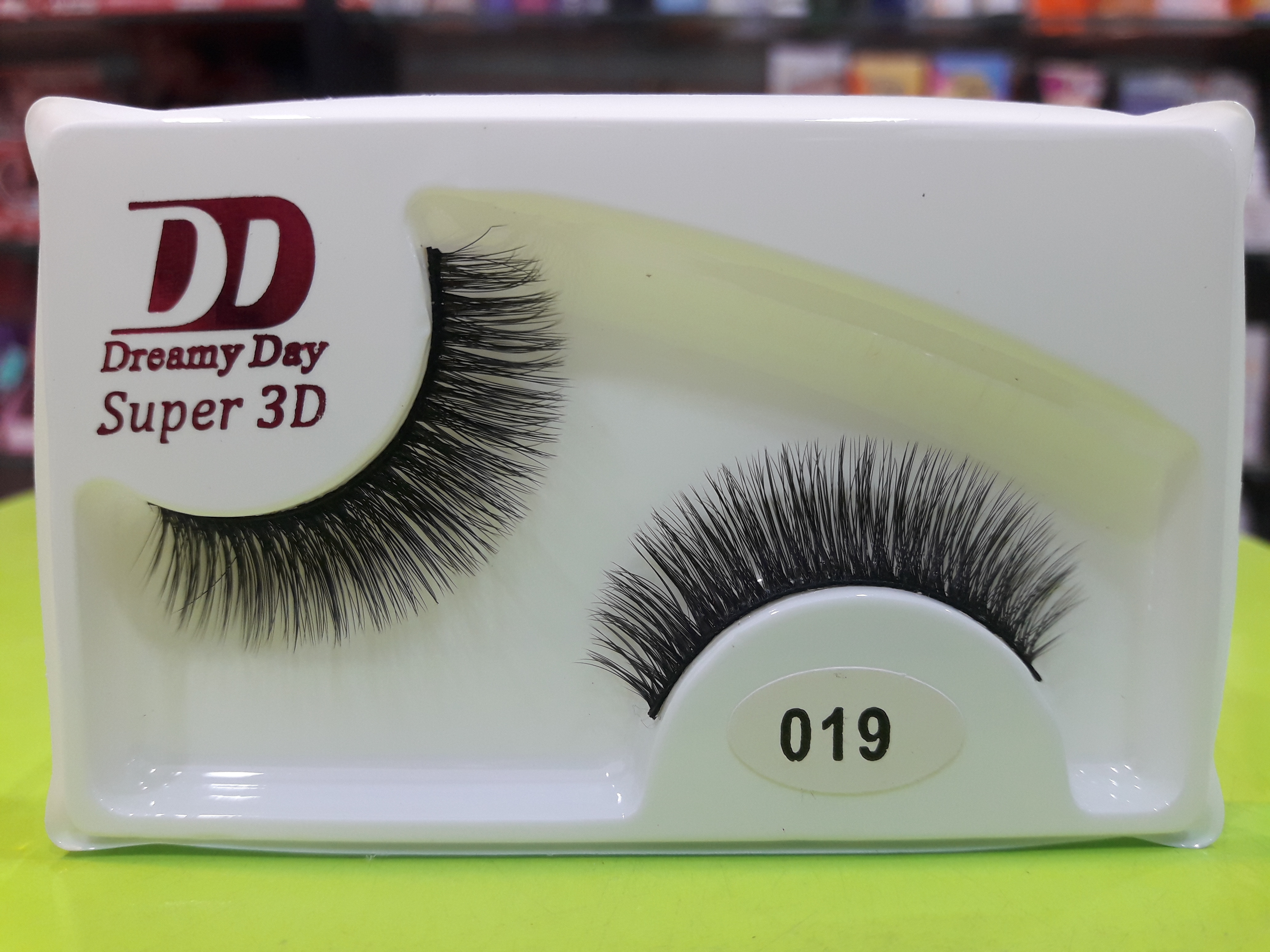 مژه سه بعدی ، درمی دی 019