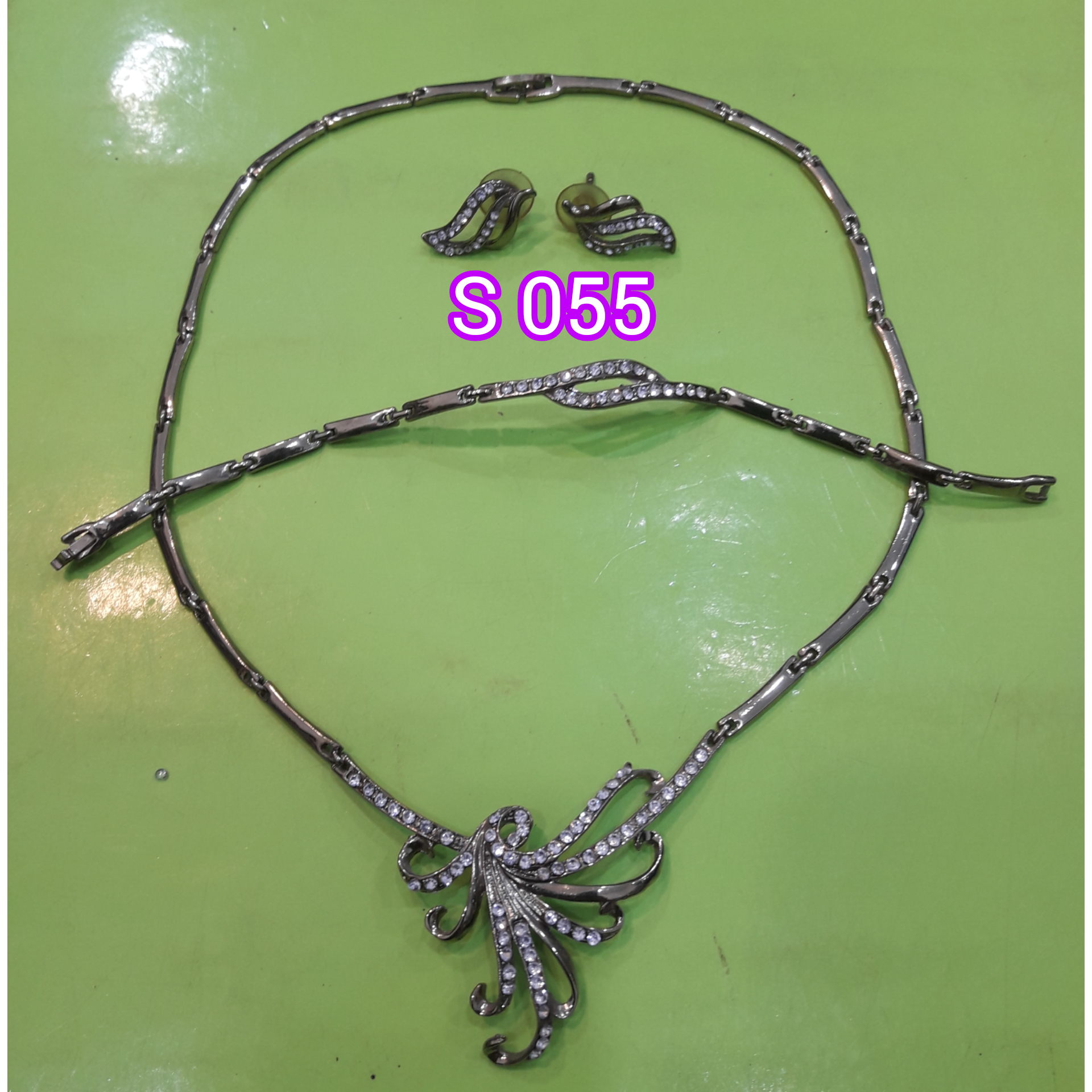 ست گردنبند،دستبند و گوشواره  S055